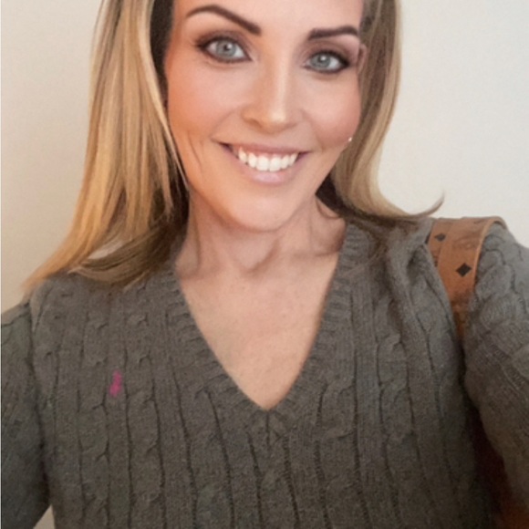 LIVE TONIGHT!! New Inventory Low Starts!! Designer Bags & Wallets!! ❤️ - Picture 9 of 9